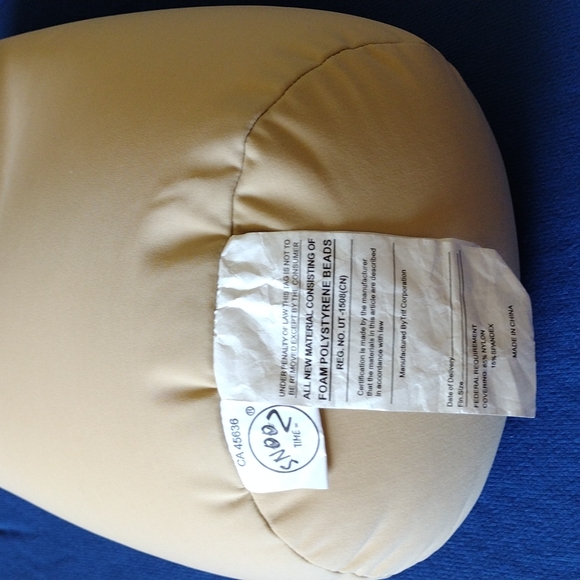 Pillow - Picture 2 of 3